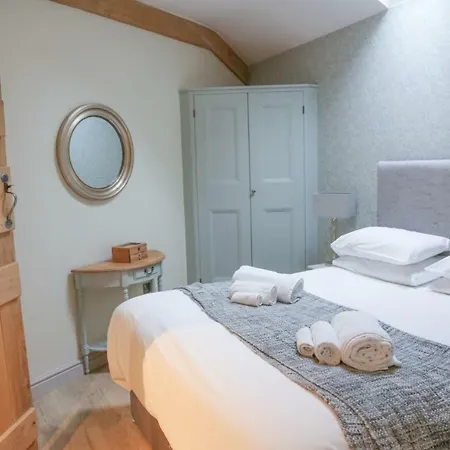 Barley - Cosy Stylish Apartment - Easy Access To Bath And Many Nearby Attractions Box  Exterior photo