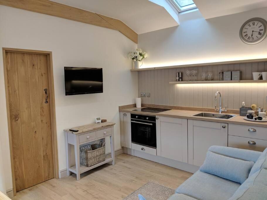 Apartment Barley - Cosy Stylish - Easy Access To Bath And Many Nearby Attractions
